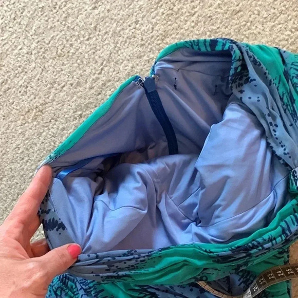 BCBG MaxAzria - ‘Mia’ Emerald com one shoulder stretchy ruched dress - XSmall - Picture 8 of 11